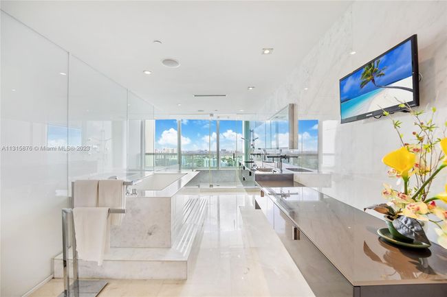 APT-2605 - 1643 Brickell Ave, Condo with 2 bedrooms, 3 bathrooms and null parking in Miami FL | Image 13