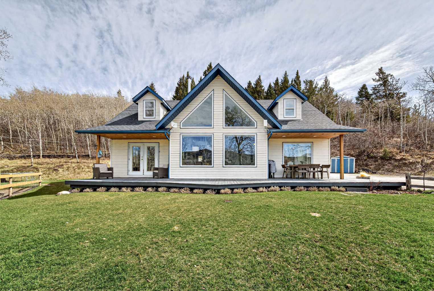 Residential in Lundbreck 3