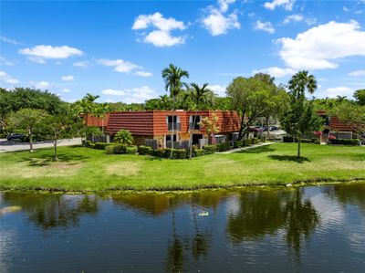 9952 Nw 6th Pl, Townhouse with 2 bedrooms, 2 bathrooms and null parking in Plantation FL | Image 1