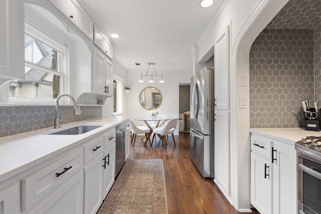 5526 Merrimac Ave, House other with 2 bedrooms, 2 bathrooms and null parking in Dallas TX | Image 9