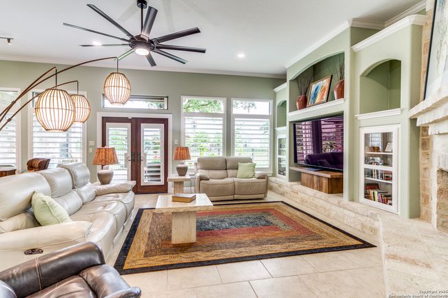 30131 Cibolo Run, House other with 3 bedrooms, 3 bathrooms and null parking in Fair Oaks Ranch TX | Image 5