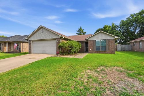 4520 Thompson, Conway, AR, 72034 | Card Image