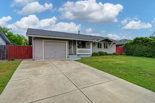 7042 Larchmont Drive, North Highlands, CA, 95660 | Card Image