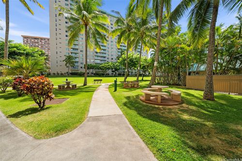apt-1403-3009 Ala Makahala Pl, Honolulu, HI, 96818-7609 | Card Image