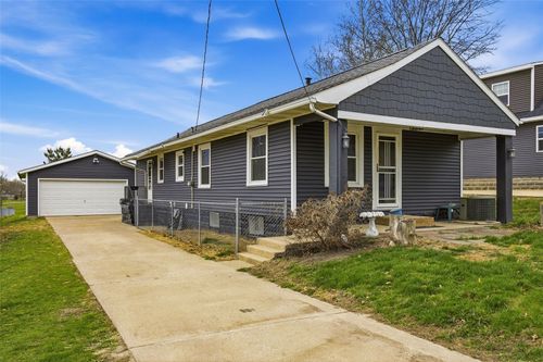 2642 Fruitland Blvd Sw, Cedar Rapids, IA, 52404-4247 | Card Image