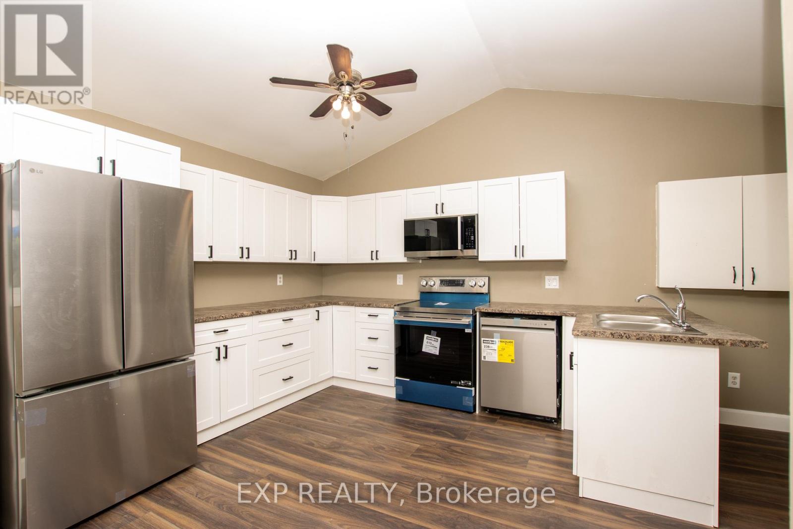 Residential in West Elgin (West Lorne) 5