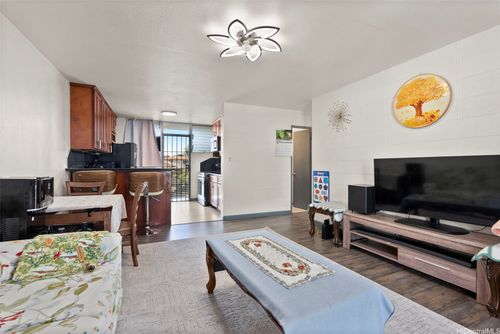 c201-1119 Kokea St, Honolulu, HI, 96817-6405 | Card Image