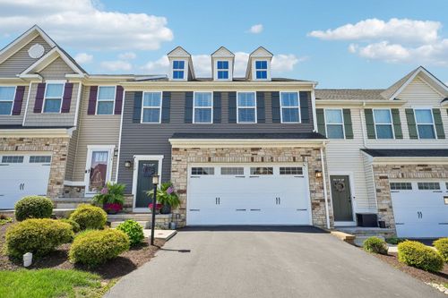 154 Dana Dr, Sewickley, PA, 15143-8383 | Card Image
