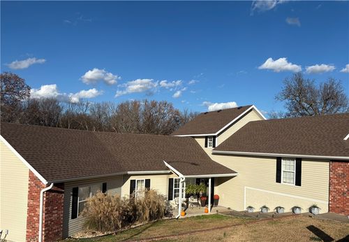 730 N Walnut Ct, Siloam Springs, AR, 72761-2319 | Card Image