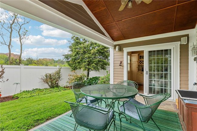 238 Berkeley Way, Condo with 3 bedrooms, 3 bathrooms and 2 parking in Monroeville PA | Image 47