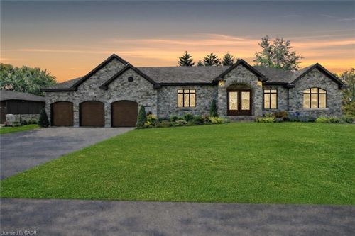 12 Albert St, St. Clements, ON, N0B2M0 | Card Image