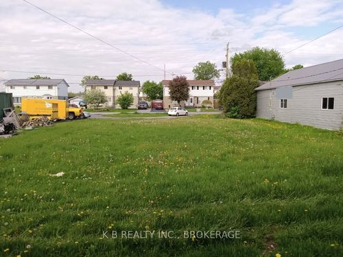 {{alt}} | Card Image