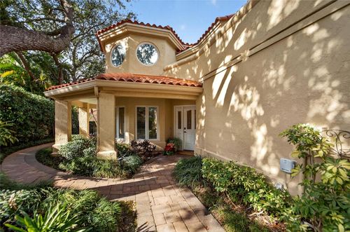 1105 Flores De Avila, TAMPA, FL, 33613 | Card Image