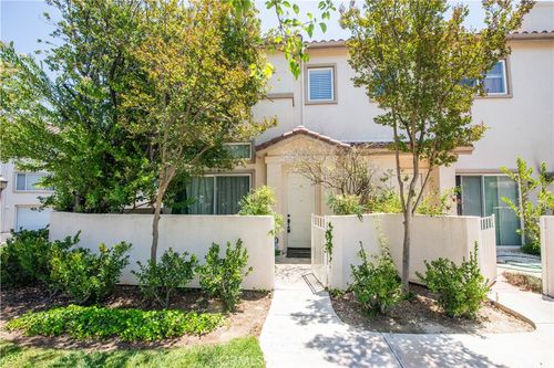 25725 Armstrong Circle, Stevenson Ranch, CA, 91381 | Card Image