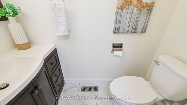 33 Dafoe Cres, House other with 6 bedrooms, 4 bathrooms and 2 parking in Brampton ON | Image 20