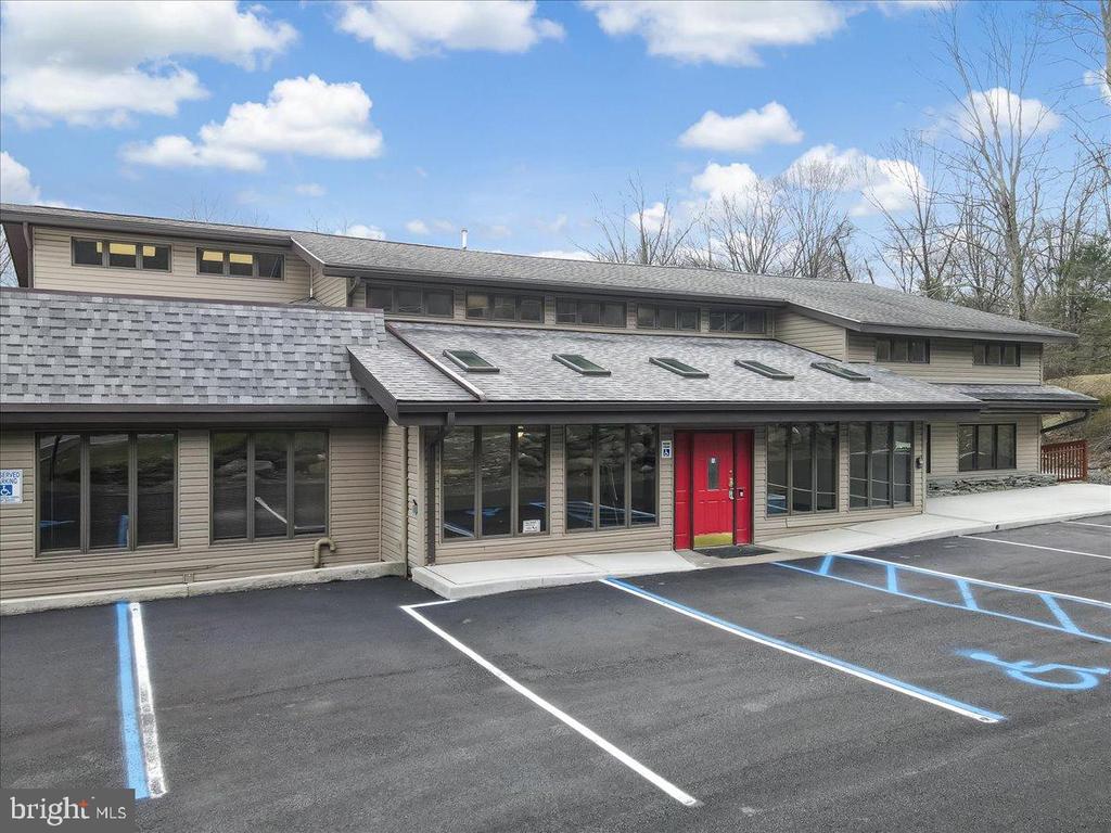 Commercial Sale in DINGMANS FERRY 5