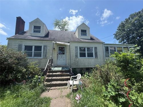 2425 Degenhardt Rd, Hampton, PA, 15044 | Card Image