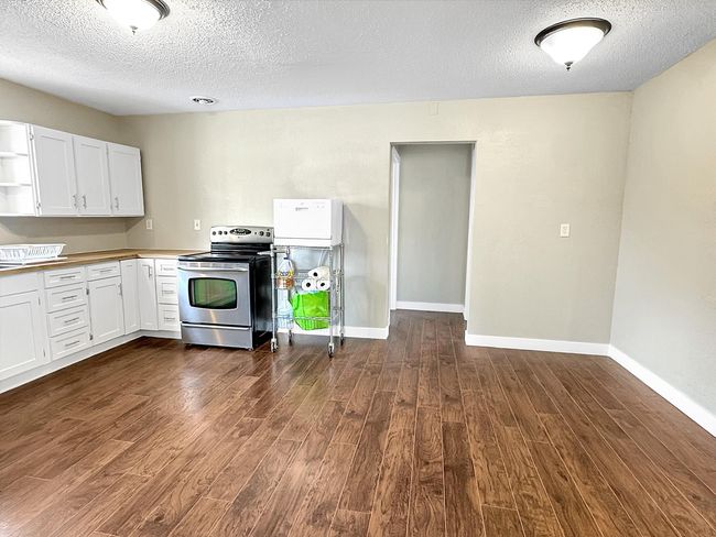 Kitchen | Image 8