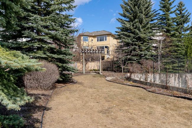 461 Sienna Heights Hill Sw, House other with 3 bedrooms, 3 bathrooms and 4 parking in Calgary AB | Image 36