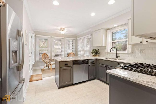 1840 N Creek Cir, House other with 3 bedrooms, 3 bathrooms and 2 parking in Alpharetta GA | Image 9