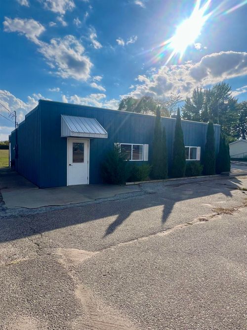 1126 E Center St, Ithaca, MI, 48847-1604 | Card Image