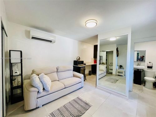 1-38 Nw 52nd St, Miami, FL, 33127-1902 | Card Image