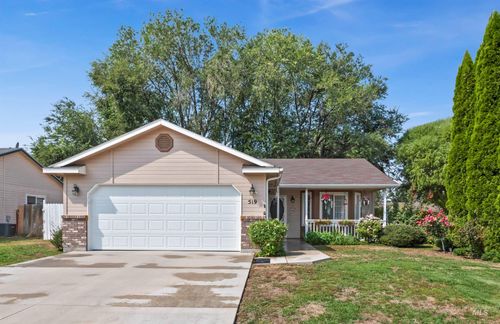 519 Spruce Creek Dr, Nampa, ID, 83686-9715 | Card Image