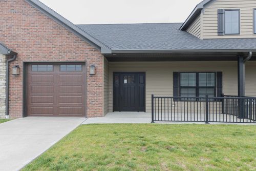 3879 High Pointe Ln, Newburgh, IN, 47630-8273 | Card Image