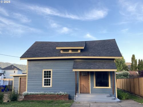 91213 N Harrison St, Eugene, OR, 97408-0006 | Card Image