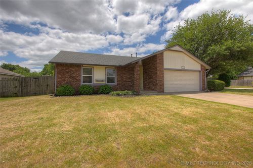 2613 Queens St, Broken Arrow, OK, 74014-6755 | Card Image