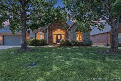 9818 E 83rd Pl, Tulsa, OK, 74133-4302 | Card Image