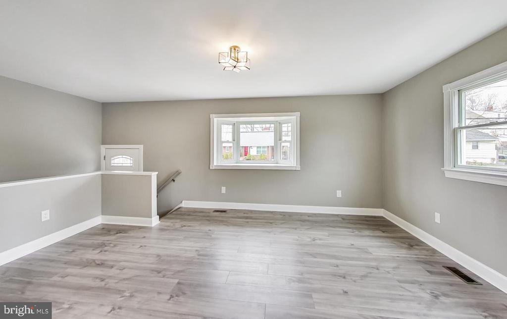 Residential in COLLEGE PARK 5
