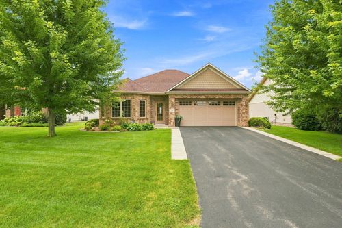 76 Quail Cir, Hudson, WI, 54016-7731 | Card Image