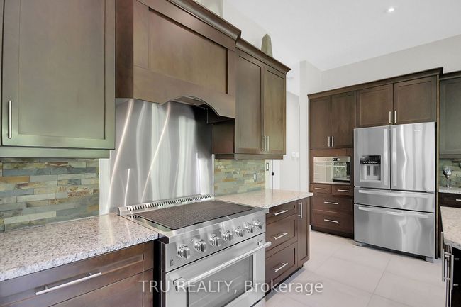 7909 Parkway Rd, House other with 5 bedrooms, 4 bathrooms and 20 parking in Metcalfe ON | Image 12