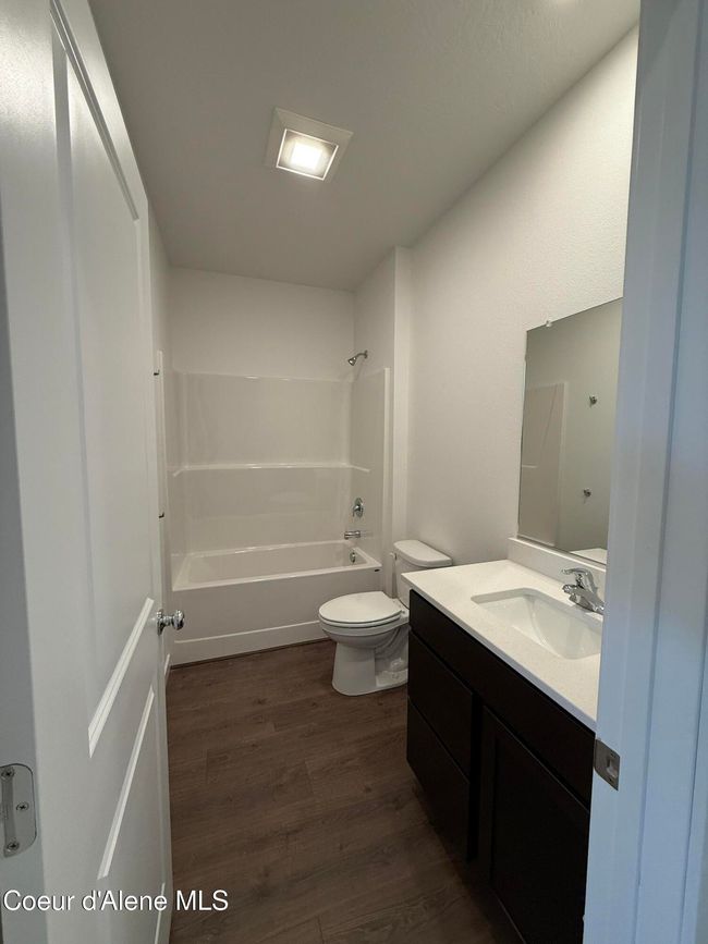 Bathroom 2 | Image 20