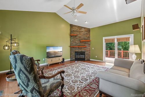 6423 Southampton Dr, Clarkston, MI, 48346-3058 | Card Image