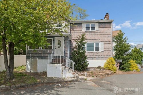 37 Hensler Ln, Sayreville, NJ, 08872-1557 | Card Image