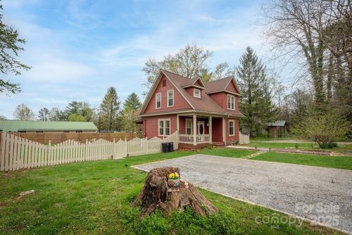 102 Jody St, East Flat Rock, NC, 28726-2733 | Card Image