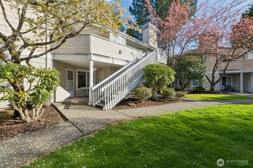 h201-9210 Market Pl, Lake Stevens, WA, 98258-3377 | Card Image