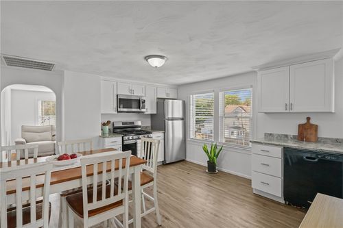 41 Henrietta St, Providence, RI, 02904-6002 | Card Image