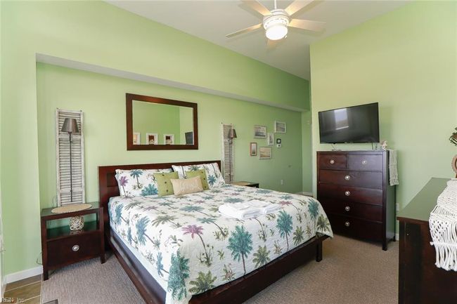 APT-432B - 3738 Sandpiper Rd, House attached with 4 bedrooms, 3 bathrooms and null parking in Virginia Beach VA | Image 34