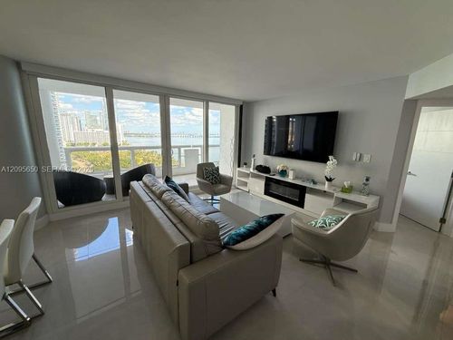 a-1840-1717 N Bayshore Dr, Miami, FL, 33132-1155 | Card Image