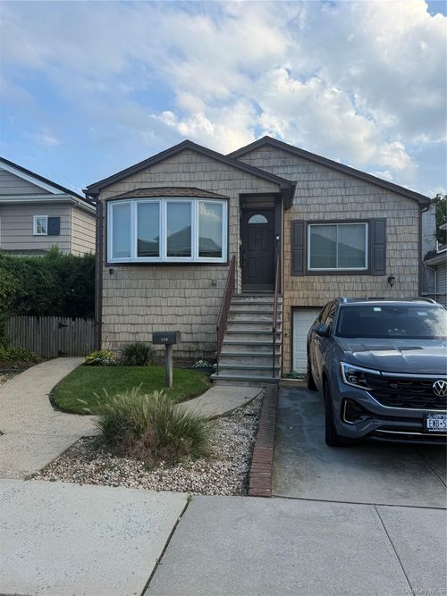 354 E Beech St, Long Beach, NY, 11561-3609 | Card Image