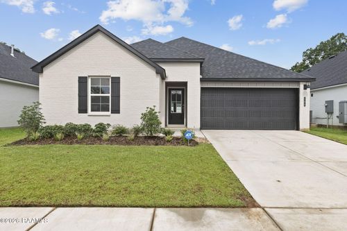 105 Harvest Hill Dr, Broussard, LA, 70518-7329 | Card Image