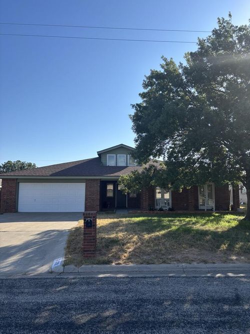 711 Baylor Blvd, Big Spring, TX, 79720-3425 | Card Image
