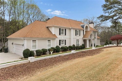 8500 Valemont Dr, Sandy Springs, GA, 30350-2889 | Card Image