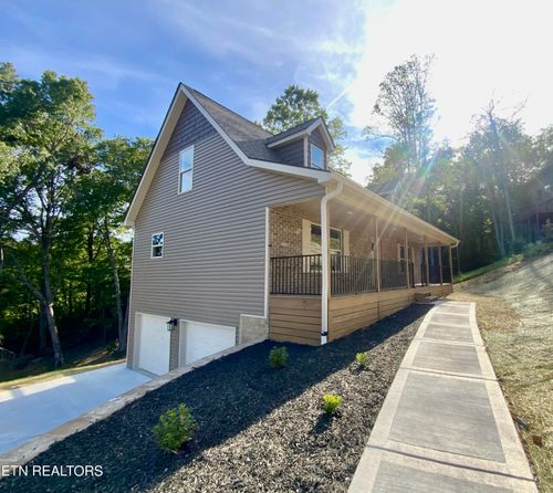 114 Stem Ln, Clinton, TN, 37716-6369 | Card Image