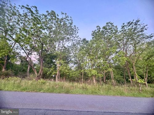 1462 Wynonah Dr, AUBURN, PA, 17922-9215 | Card Image