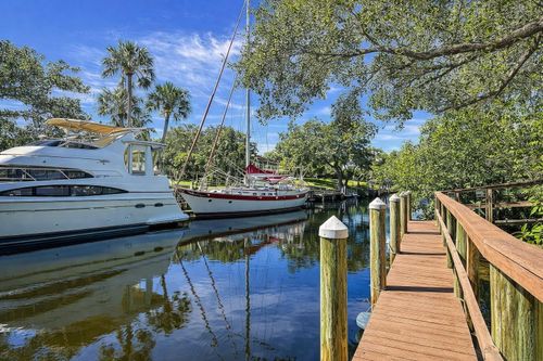 1901 Upper Cove Ter, SARASOTA, FL, 34231-5439 | Card Image