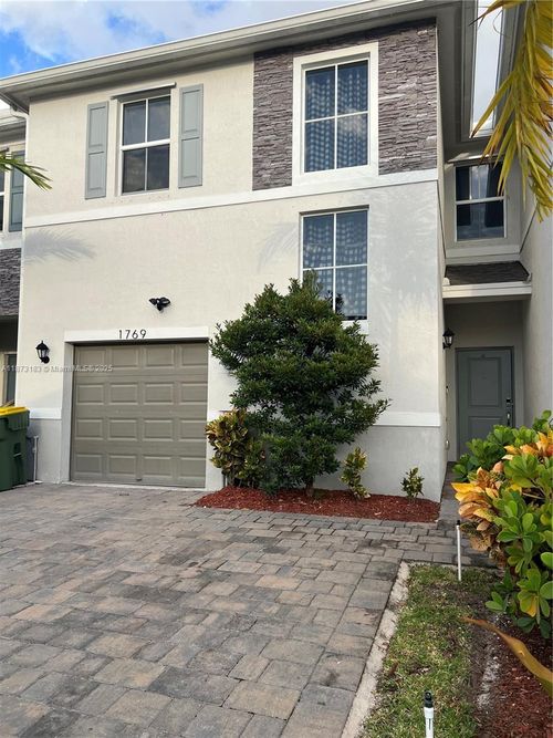 1769 Se 7th Ter, Homestead, FL, 33034-5676 | Card Image